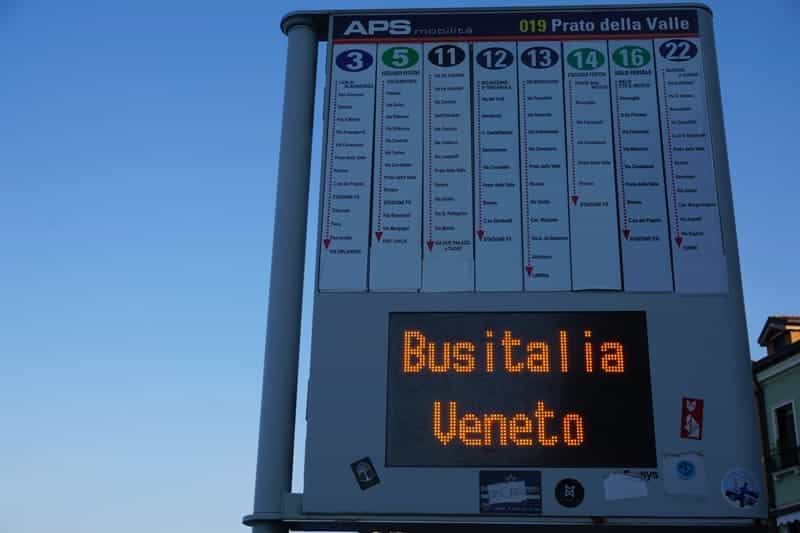 Haltestellenschild der Busitalia Veneto in Padua