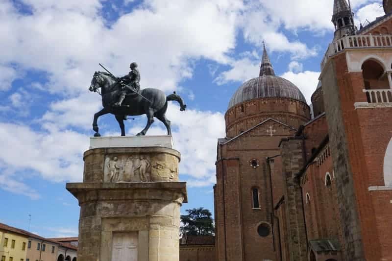 Die Reiterstatue Gattamelata von Donatello