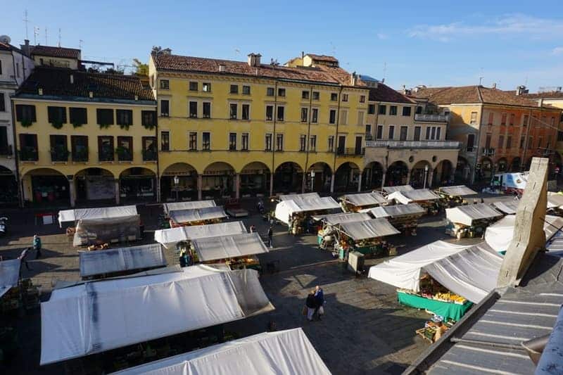 Markt auf der Piazza della Erbe